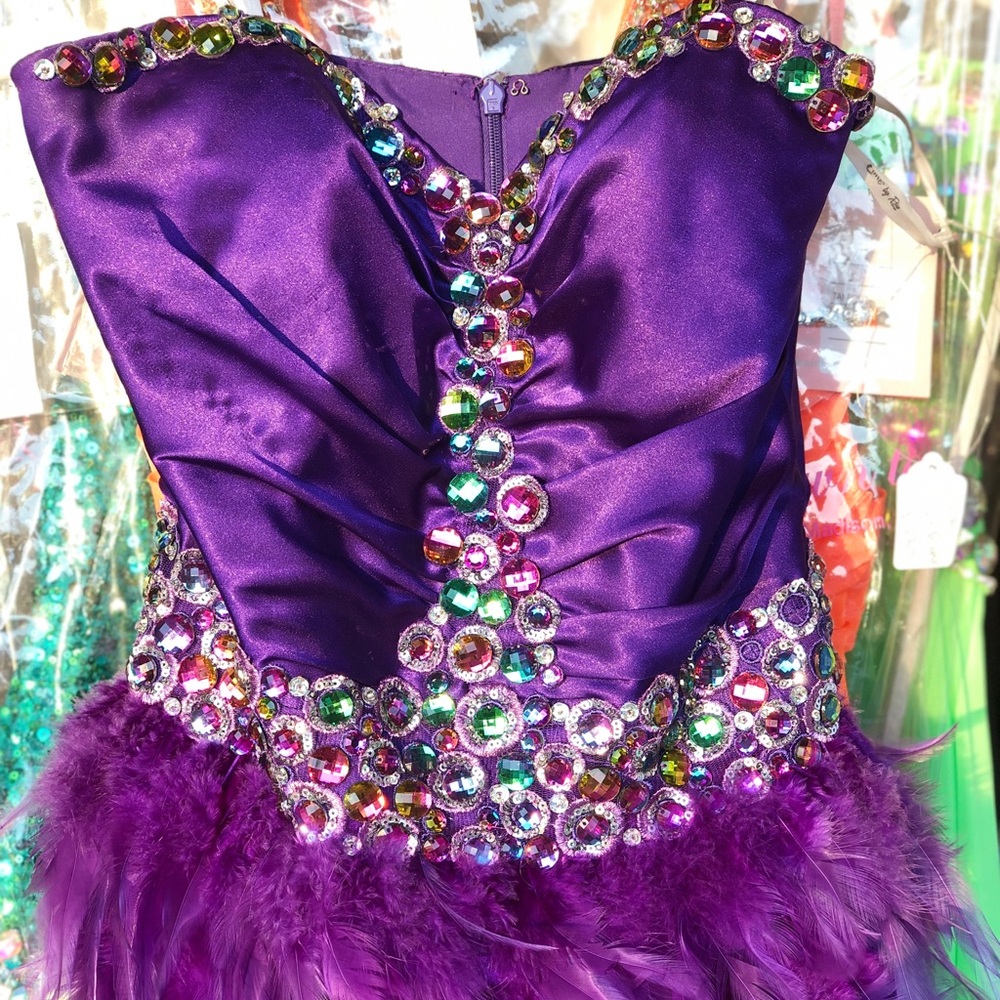 Macduggal short Purple Feather Dress size 6